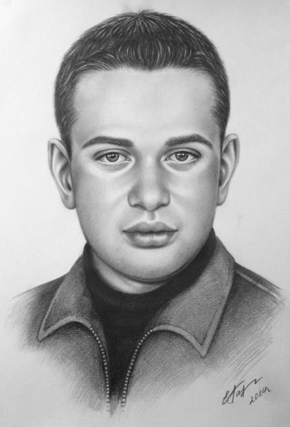 Красивые мужчины карандашом