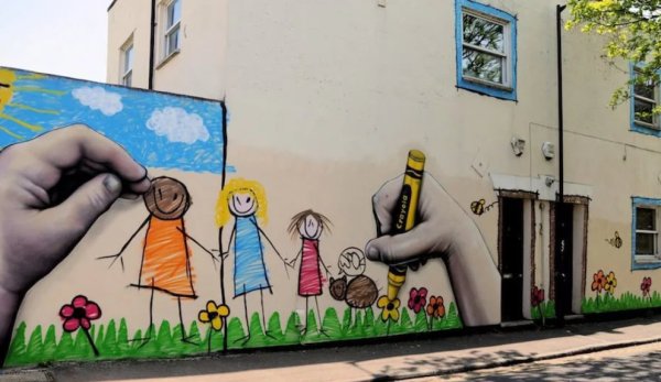 Рисование на стене в доме