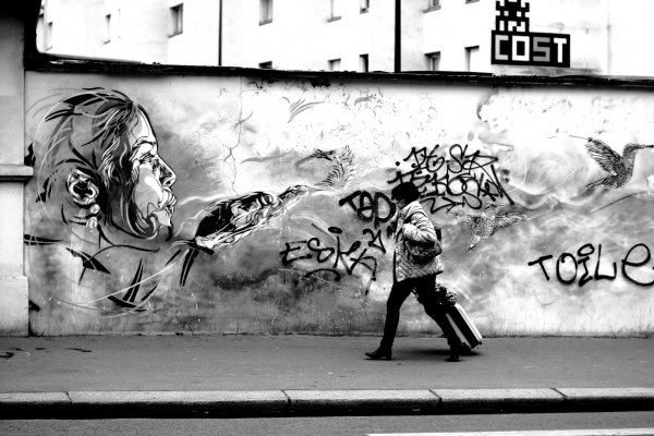 Граффити на стене