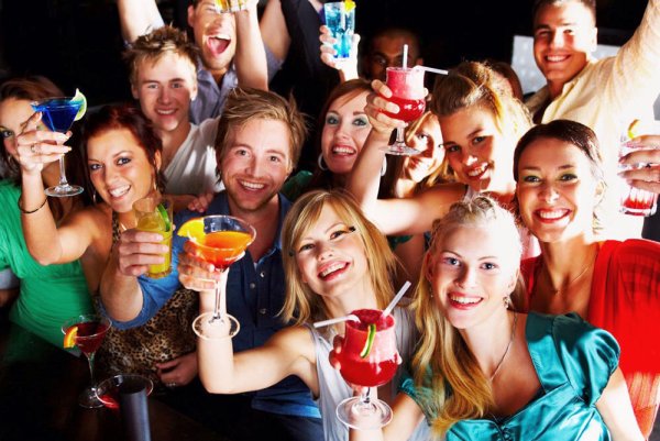 Друзья веселятся