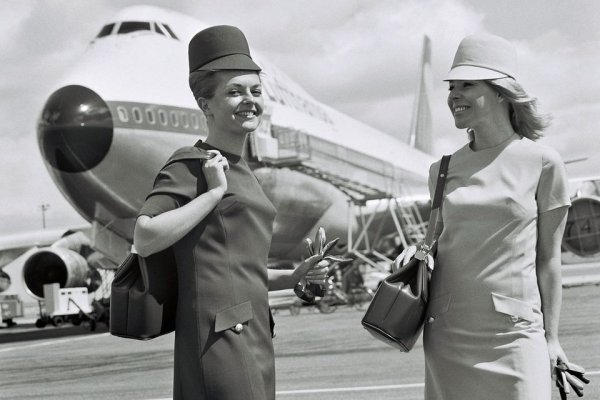 Аврора Эйрлайнс стюардессы