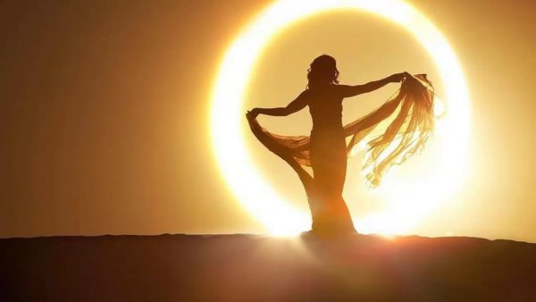 Женщина под солнцем