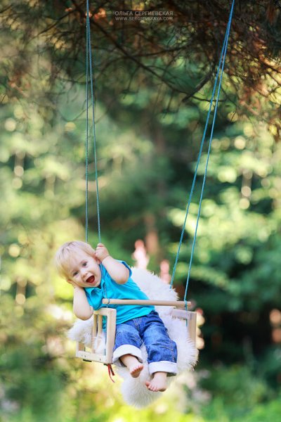 День качания на качелях