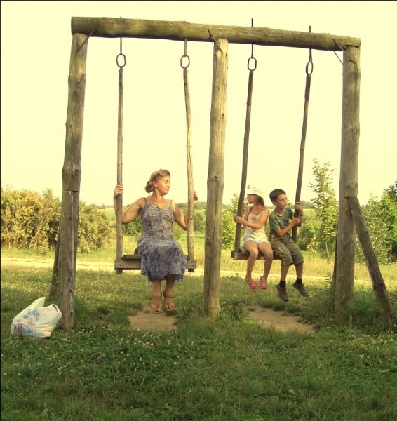 Картинки качели в горах осень