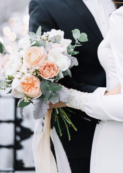 Свадебный букет и кольца