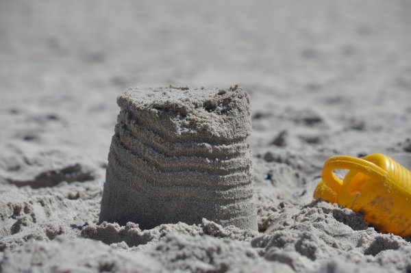 Снег песок камни