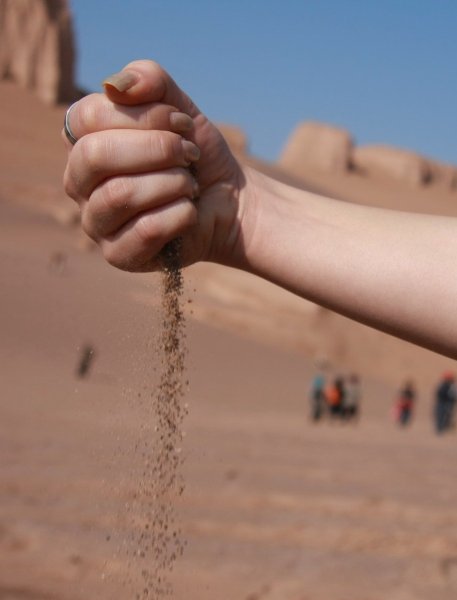 Песок в ладони