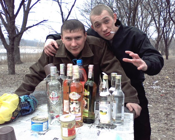 Бомж поздравляет