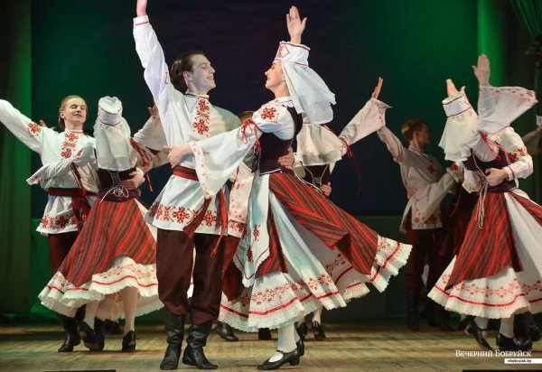 Белорусский танец Гняваш