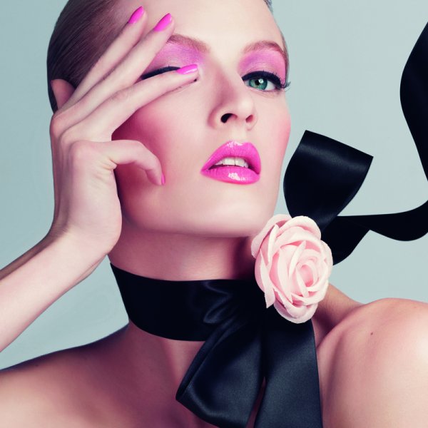 Девушки с гламурным макияжем