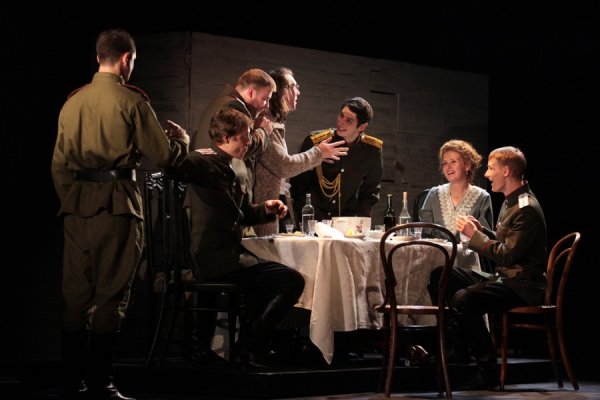 Дни Турбиных обложка фильма