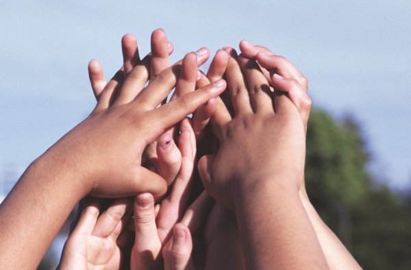 Поздравляем с Всемирным днем ребенка