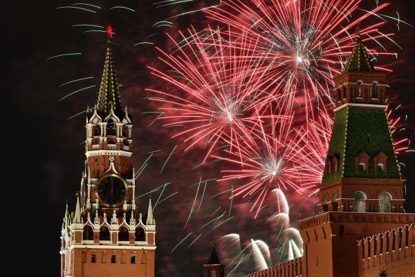 Салют "красная площадь"