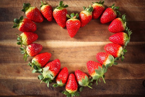 Клубника в визе сердца