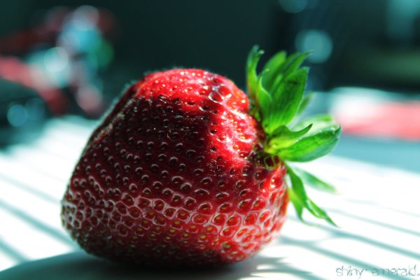 Реклама клубники картинки