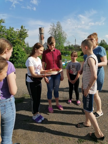 Вверх ногами иллюстрация