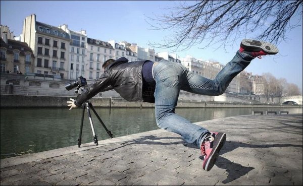 Парень споткнулся