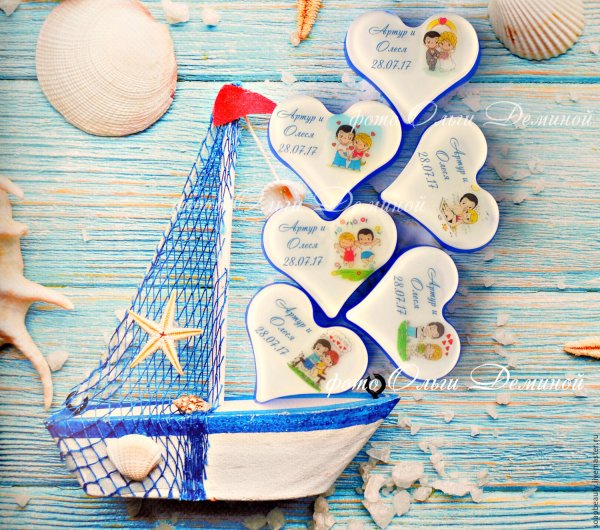 Подарок в морском стиле
