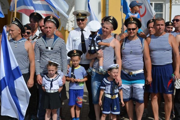 День ВМФ празднуют