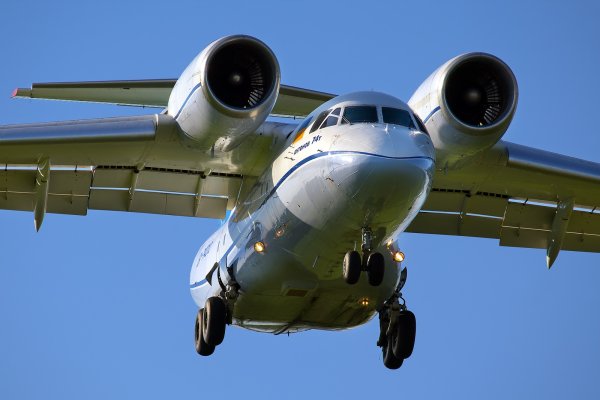 Авиафорум самолет АН-74 МБ ra-74004