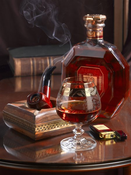 Натюрморт с коньяком