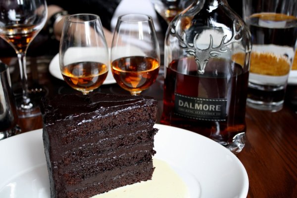 Тортик и вино