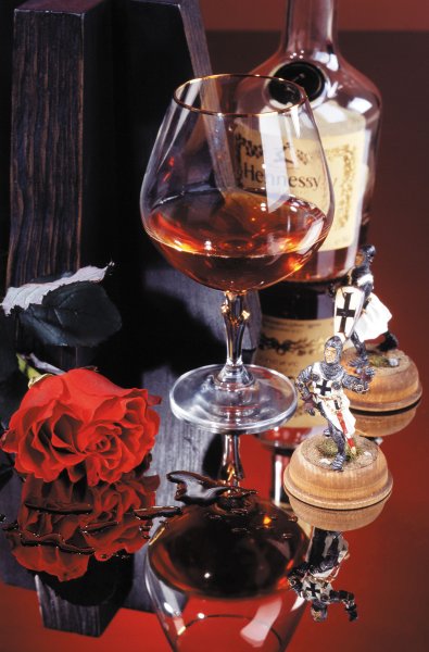 Коньяк и цветы