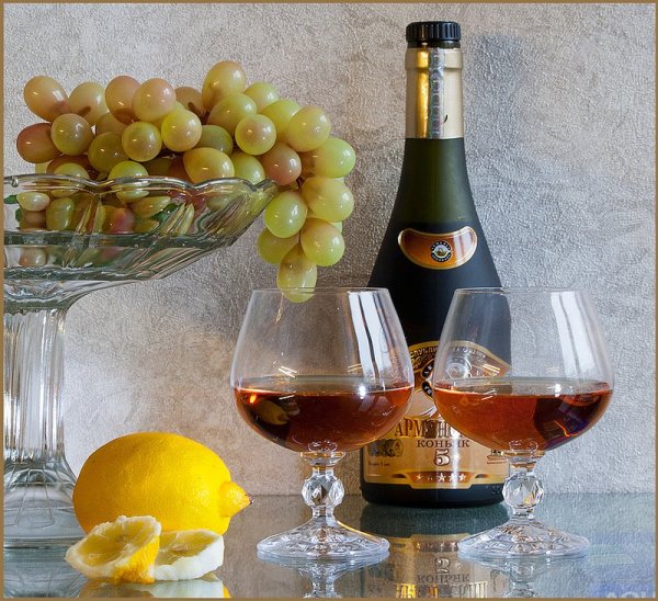 Натюрморт с коньяком