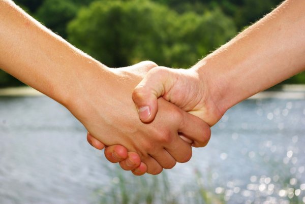 Сильное рукопожатие