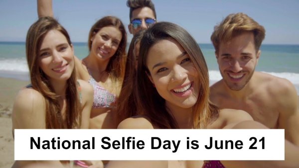 С национальным днем селфи