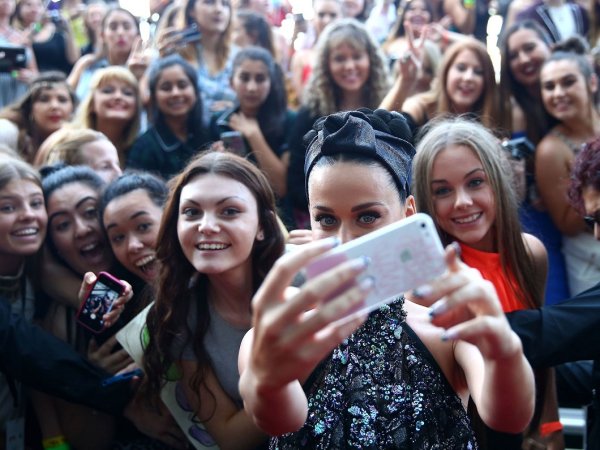 Селфи несколько человек