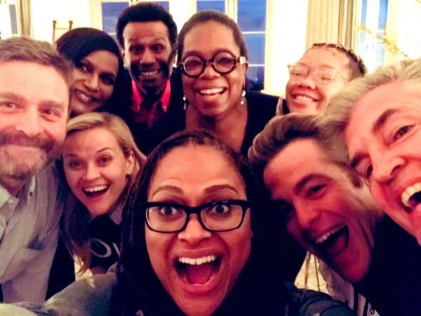 С национальным днем селфи