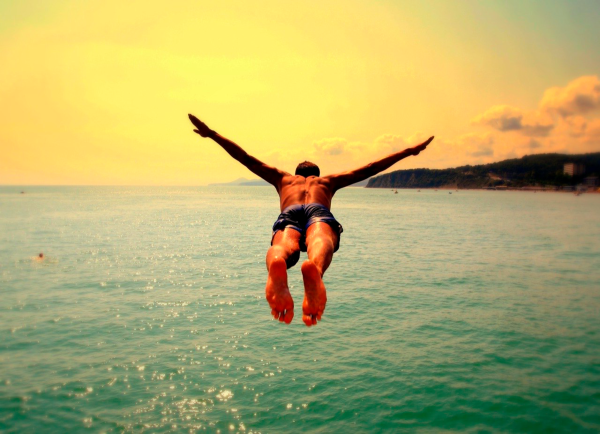 Прыжок в море