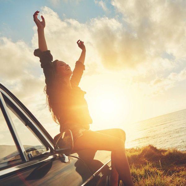 Девушка машина дорога