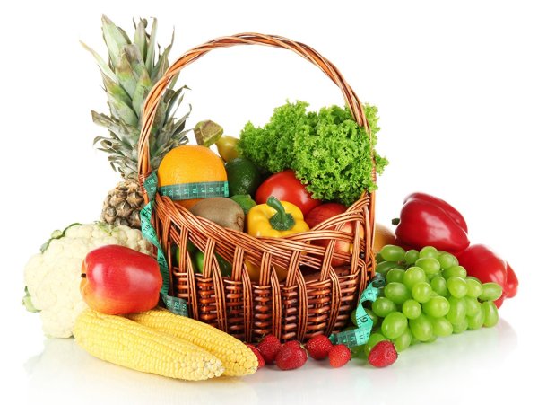 Корзина с овощами и фруктами