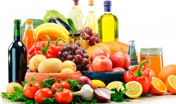 Продукты на белом фоне