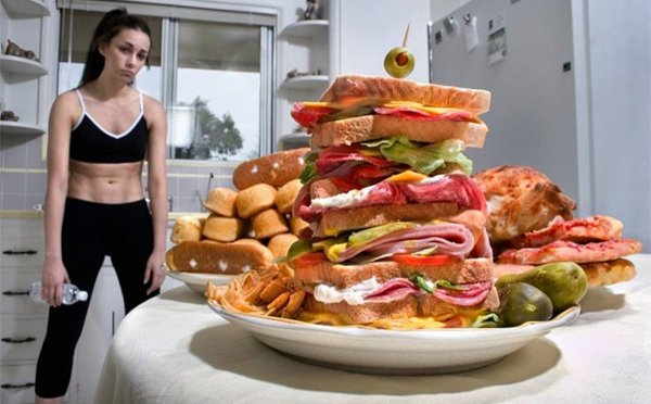 Человек и много еды