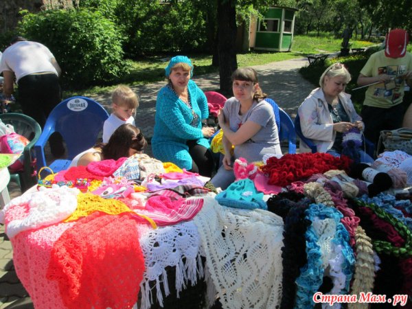 День вязания на публике