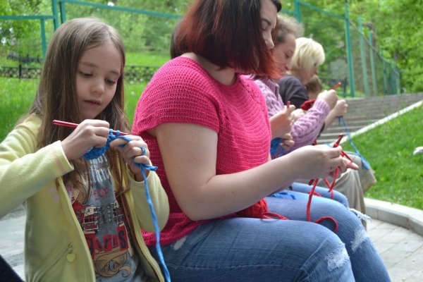 День вязания спицами