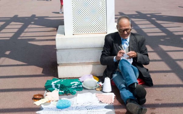 С праздником вязания крючком