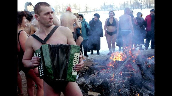 Порвали два баяна