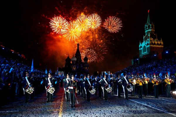 Спасская башня Москва 2019 год