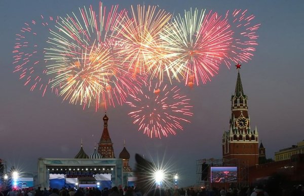 Праздник на красной ПЛОЗАД