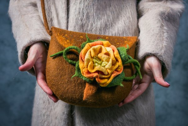 Брошки из шерсти