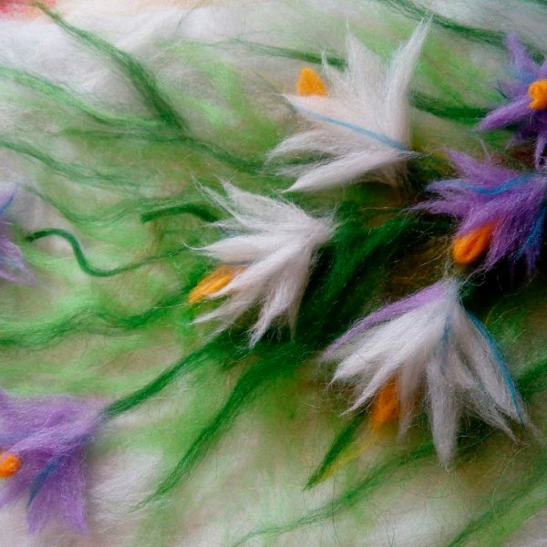 Картина из шерсти тюльпаны