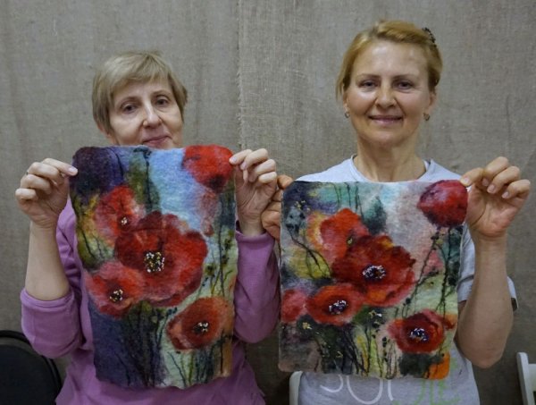 Коровка из шерсти валяние