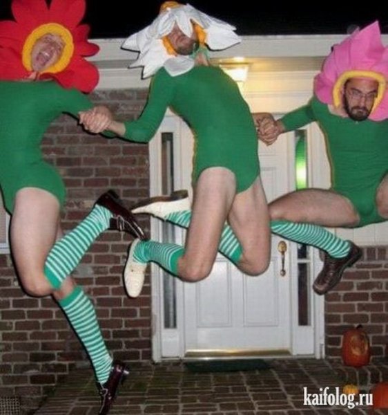 Моется в тазу