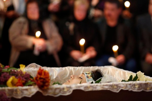 Илона Новоселова похороны могила