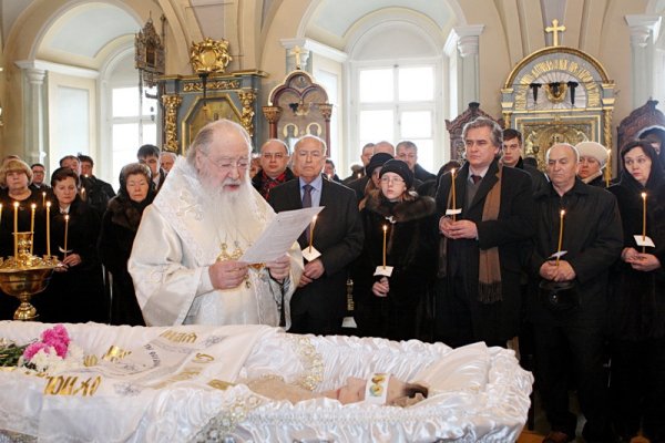 Поминки в день погребения на кладбище