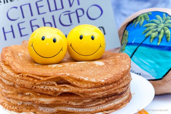 Панкейки с малиновым вареньем